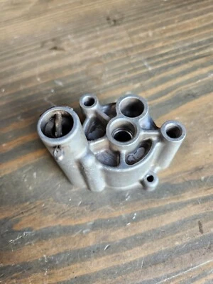 Honda Goldwing GL1200AAC Aspencade 1987 base bomba de aceite 15131-MG9-000 Foto 1 de 4