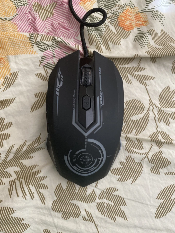 Uhuru Wired Gaming Mouse, 3200 Max DPI, 6 Buttons, Optical, Multicolor - Image 1 of 4