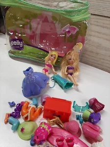 Polly Pocket Lot w/ 2 Dolls & Clothing Items / Shoes / Accessories/carrier - Picture 1 of 12