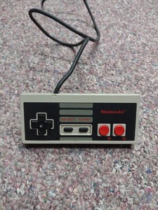 NES Controller - Picture 1 of 2