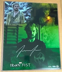 Finn Jones "Danny Rand" Iron Fist handsigniert 16x20 UD Authenticated #D 13/50 - Bild 1 von 3
