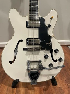 Guitarra Eléctrica Guild Newark St. Collection Starfire V 2021 Blancanieves Foto 1 de 4