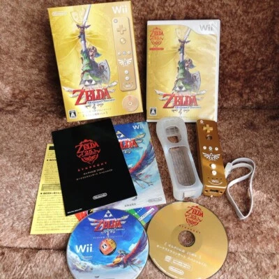 Wii ZELDA Skyward Sword Gold Remote Controller 25th Special Edition Disc Boxed - Image 1 of 4
