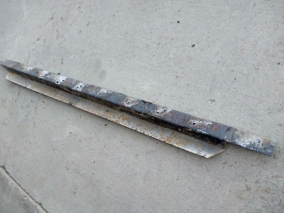 Suporte de piso central para caçamba Jeep J10 J20 entre rodas - Imagem 1 de 4