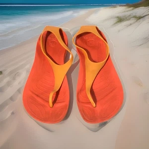 Crocs Serena Sexy Flip Flop Sandal Woman’s 7 Coral Orange Thong Slingback Shoe - Picture 1 of 9