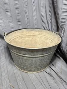 Vtg Small Wash Tub Galvanized Metal Primitive Planter Handle Pail Bucket - Picture 1 of 8