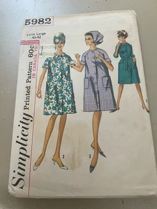 Patrón Simplicidad De Colección 5982 Bata Plumero Abrigo Bufanda Talla Extra Grande - Imagen 1 de 2