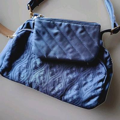 Bandolera Travelon RFID de 2 piezas bandolera de nailon azul con forro dorado muñeca a juego Foto 1 de 4