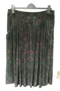 HOUSE OF BRUAR 16 Green Grey Red Floral Velvet Stretch Skirt Pockets Beautiful - Picture 1 of 8