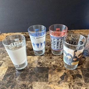 (4) 2008 Apple Corp The Beatles 1 Pint Glasses White, Help!, A Hard Days Night - Picture 1 of 16