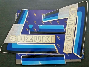 COPPIA ADESIVO STICKERS SUZUKI ORIGINALE MISURE MASSIME 250mm x 200mm - Imagen 1 de 1