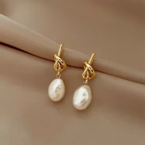 Woman 18K Gold Plated Knot Vintage Style Baroque Pearl Earring Stud Drop - Picture 1 of 5