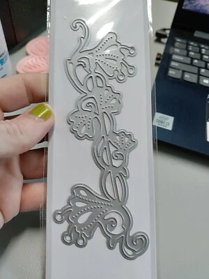 Tonic Studios Sew Pretty Bluebells Stitching Dies Set - Image 1 of 2