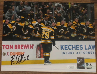Foto de Bolston Bruins autografiada 8x10 firmada por Elias Lindholm con certificación JSA Foto 1 de 4