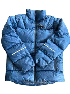 Abrigo de invierno con capucha y cremallera completa azul chaqueta acolchada Helly Hansen para niños - Imagen 1 de 11