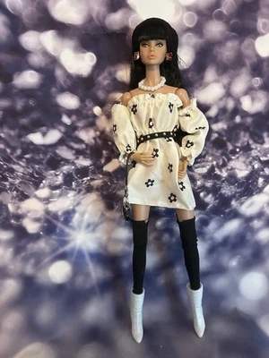 White And Black Dress, Accessories, Free Gift, 🎁 - Image 1 of 4