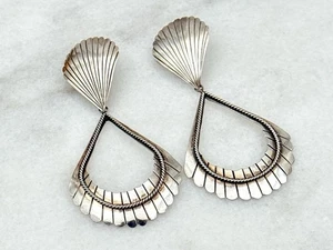 Vintage große Sterling Silber NAVAJO Türklopfer Pfosten Muschel Ohrringe - Bild 1 von 5