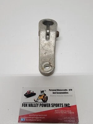 98 SKIDOO GRAND TOURING FORMULA MXZ FRONT STEERING SPINDLE LH ARM 506138200 - Image 1 of 2