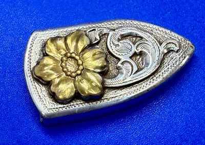 Punta de ráfaga de flores de dos tonos ornamentada de repuesto para cinturón de 1" o menos tamaño Foto 1 de 4