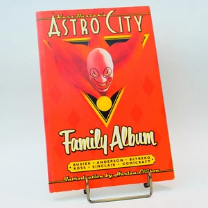 Álbum familiar Astro City de Kurt Busiek imagen TPB con introducción de Harlan Ellison - Imagen 1 de 2