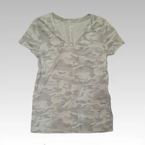 GAP Camo T-shirt Army Print Womens Small Olive Green V-neck Military Casual Y2K - Picture 1 of 5