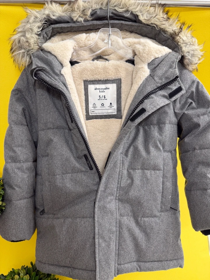 Abercrombie 儿童男孩女孩 Ultra Cozy Parka Heather 灰色 5/6 码夹克外套 — 第 1/4 张图片