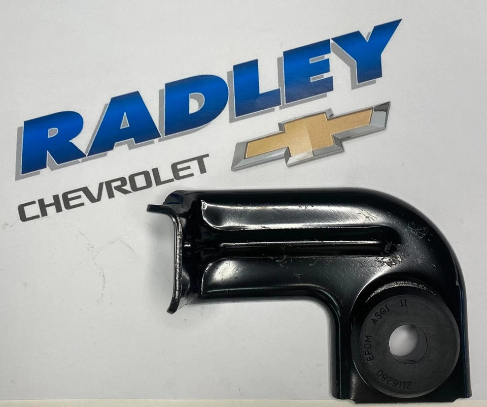 НОВЫЙ ШТАТНЫЙ РАДИАТОР GM - ВЕРХНИЙ КРОНШТЕЙН СЛЕВА - GENERAL MOTORS GMC 15239095 - Изображение 1 из 1