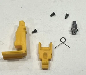 Vintage Voltron Yellow Or Blue Lion Die Cast Metal Parts - Picture 1 of 1