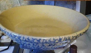 Robinson Ransbottom Blue Spatterware Spaghetti Bowl 13"Wx4"H Great Condition - Picture 1 of 11
