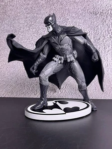 Rare Batman Black & White: Batman by Lee Bermejo Second Edition Statue - Picture 1 of 8