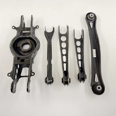 Комплект левого заднего рычага управления подвеской для Chevrolet Camaro SS 16-24 годов выпуска от оригинального производителя - Изображение 1 из 4