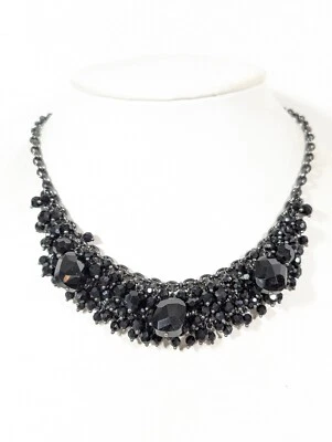 Collar llamativo con racimo de vidrio negro gótico victoriano caprichoso 18 pulgadas Foto 1 de 4