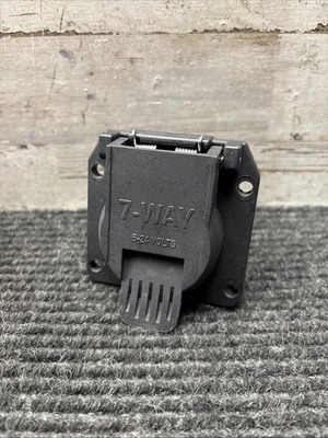 Adaptador Curt 55415 GM Trucks & SUV Socket Foto 1 de 4