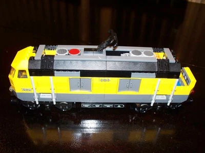 LEGO City 7939 Cargo Train - INCOMPLETE (ENGINE ONLY) PARTS OR REPAIR ONLY - Image 1 of 4
