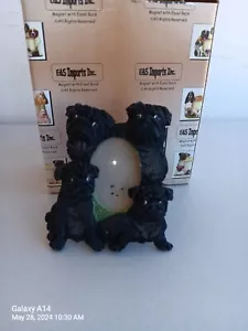 E&S Imports Inc Resin Black Pug Magnetic Picture Frame With Easel - Picture 1 of 4
