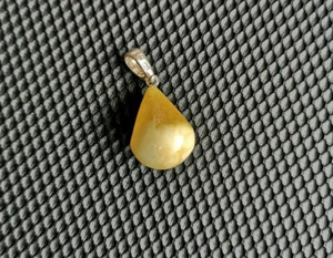 Baltic Amber natural stone pendant women's authentic unique jewelry - Bild 1 von 5