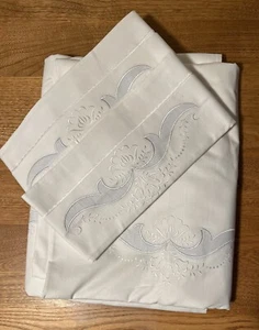 Copripiumino matrimoniale europeo vintage bianco blu ricamo ottime condizioni 75”x75” - Foto 1 di 11