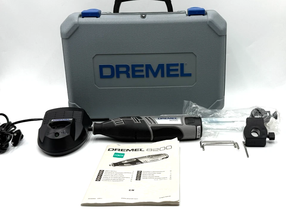 Dremel 8200 - Multitool 10.8V - mit Zubehör und Koffer - guter Zustand - Bild 1 von 4