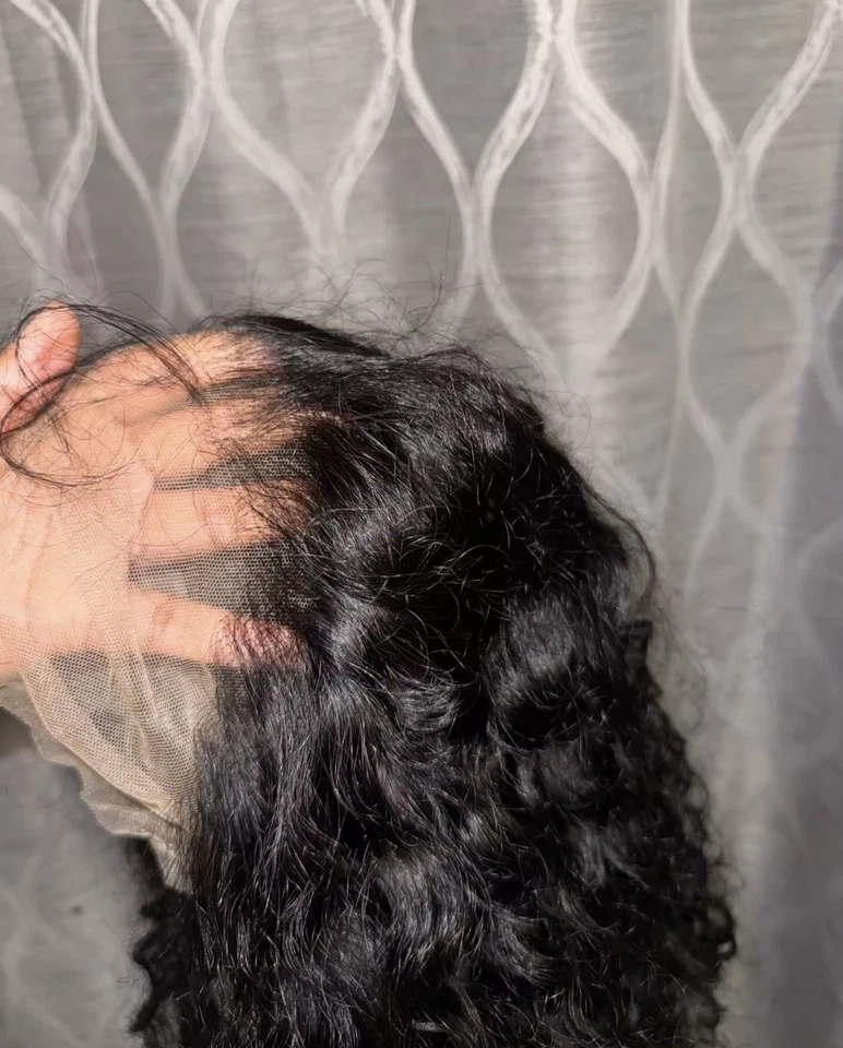 Peluca rizada frontal de encaje 32 pulgadas 13x4 100 % cabello humano brasileño Foto 1 de 4