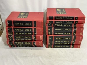 The World Book Encyclopedia 1968: 17 Volumes Lot - Some Missing - Picture 1 of 6
