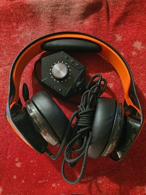 Mad Catz Tritton ARK 100 Amplifed Stereo RGB Wired Headset Black Orange - Image 1 of 4