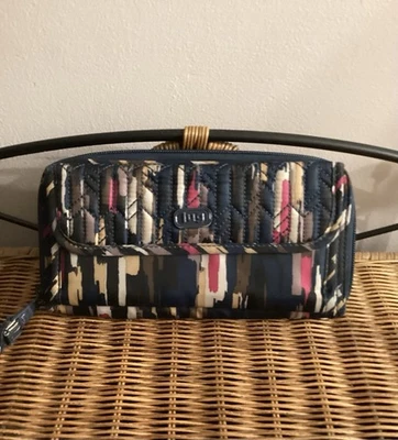 LUG RFID Kickflip Cartera Muñequera Cremallera Alrededor Organizador Riverwalk Estampado Azul Marino Foto 1 de 4