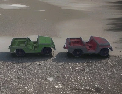 Tootsietoy 迷你压铸红色和绿色军队吉普车 2 件套复古  — 第 1/4 张图片