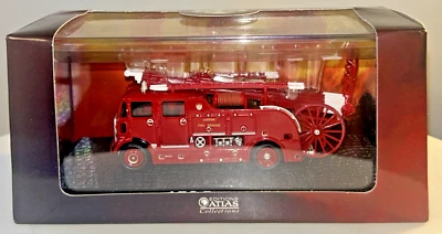 Atlas Editions Collections AEC Regent III Fire Engine on Plinth na caixa original - Imagem 1 de 4