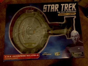 Diamond Select Art Asylum Star Trek U.S.S. Enterprise NCC-1701-D Electronic Ship - Picture 1 of 6