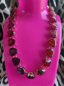 Betsey Johnson Herz-Halskette Herzen und Pfeile rosa rot Glitzer ombre Lucite - Bild 1 von 8