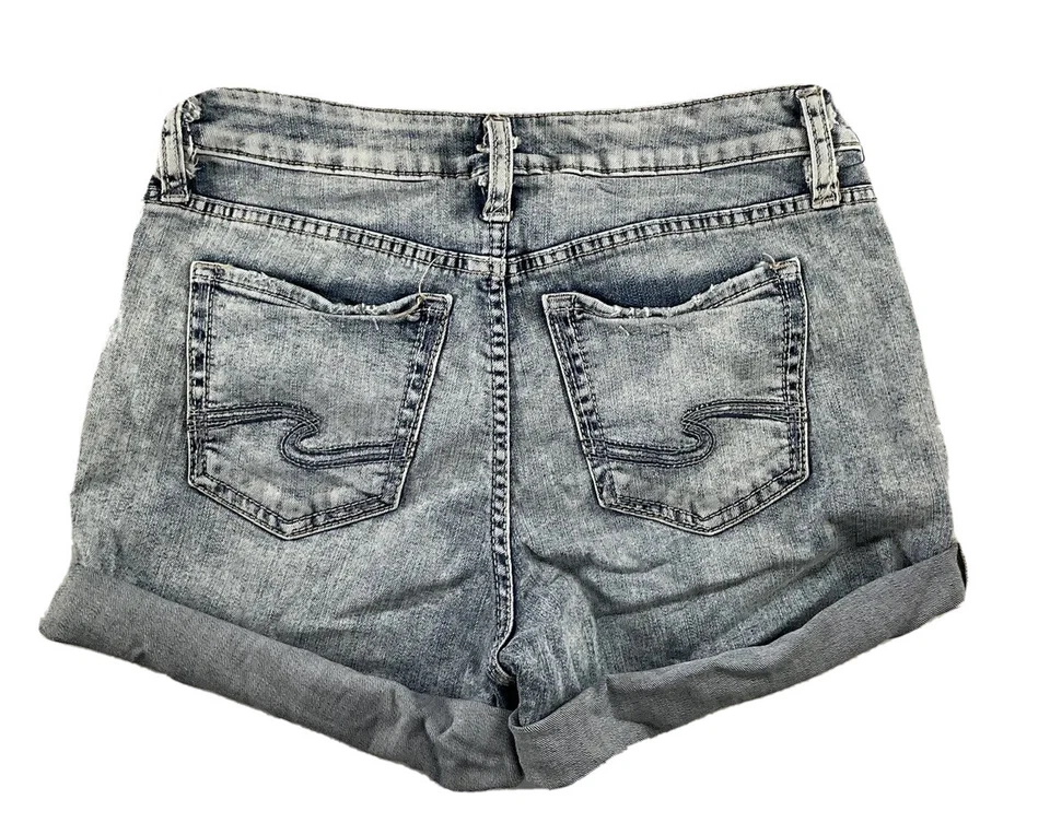 Pantalones cortos plateados Elyse tiro medio curvilíneos puños elásticos denim claro para mujer 26 Foto 1 de 4