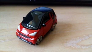 MAISTO - SMART FORTWO    RED       1/64   APROX *NEW* - Picture 1 of 8