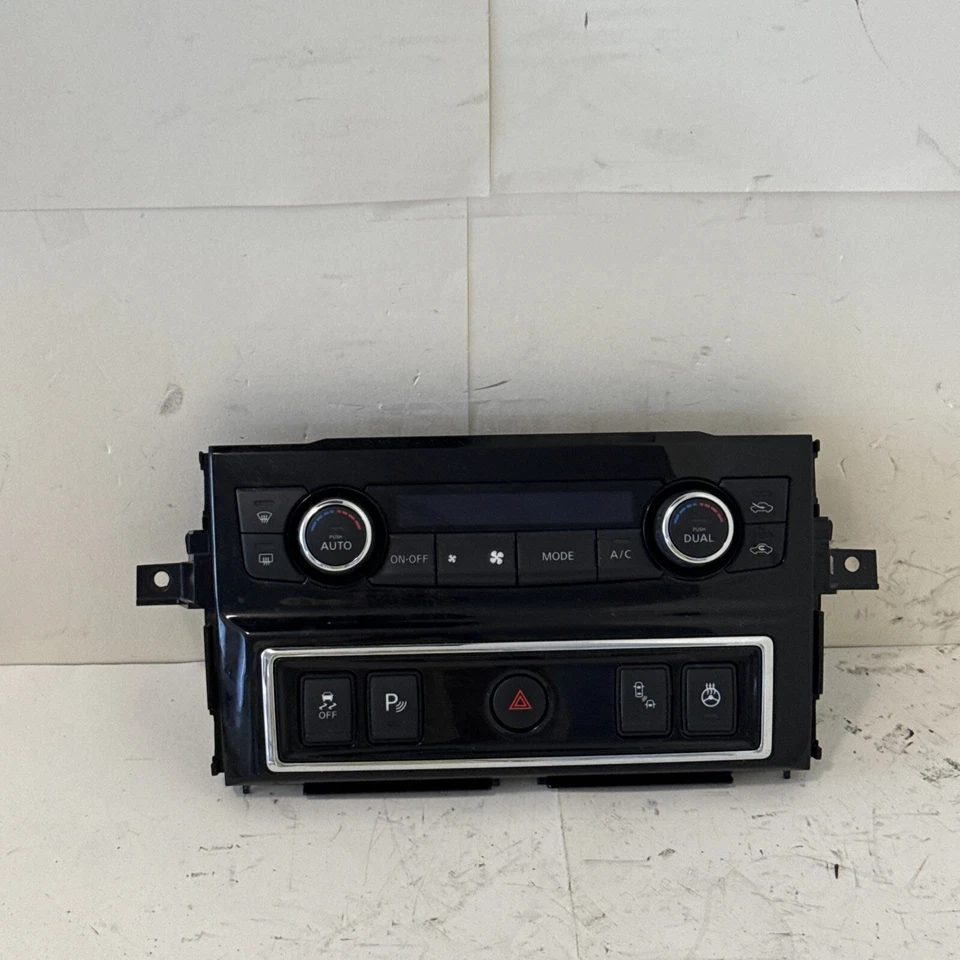 2018 NISSAN TITAN AC HEATER CLIMATE CONTROL OEM  - Image 1 of 4