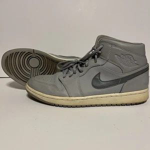 Nike Air Jordan 1 Mid 'Wolf Grey' Size 9.5 Preowned 554724-033 - Picture 1 of 9